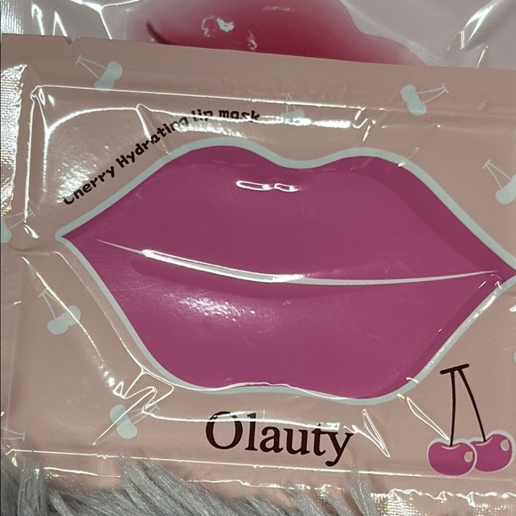 IPSY Bag & Beauty Bundle Red Heart Pouch, 2 Lip Masks, 4 Lip Color Items GIFTS - Picture 6 of 10